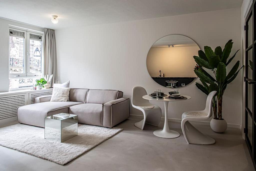 Cloud Nine - Romantic & Design App In Center! Apartment *